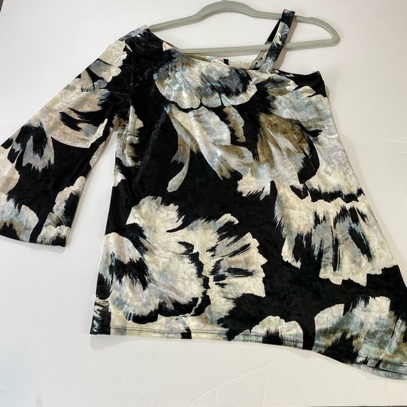 NWT Status by Chenault Asymmetrical Top Black Taupe White Velvet XS Stretch - Picture 7 of 7